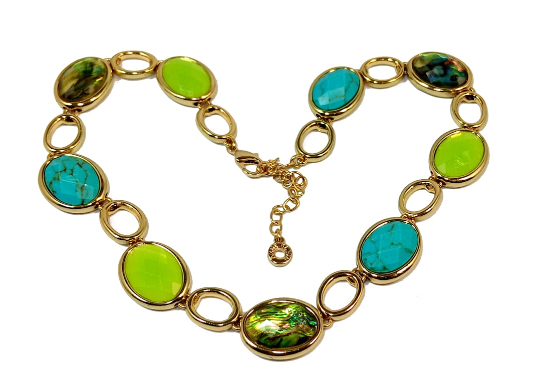 A CLASSY HIGH-END NECKLACE BY DESIGNER ANN KLEIN: OFFERED HERE IS A CLASSY HIGH-END NECKLACE BY DESIGNER ANN KLEIN. THE WEARABLE LENGTH IS 16-19", ADJUSTABLE. WE PROVIDE FREE IN-HOUSE SHIPPING WITHIN THE U.S.