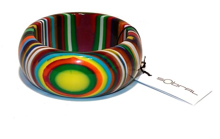 A SUPERB DESIGNER LUCITE BANGLE BY SOBRAL 2.5" D