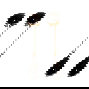 VINTAGE FRENCH DEPOSE MODERNIST BLACK DROP EARRINGS MADE IN FRANCE 2.5": SLEEK AND ELEGANT VINTAGE DROP EARRINGS MARKED "DEPOSE, MADE IN FRANCE". FEATURING GLOSSY BLACK CABOCHONS WITH ELONGATED TEARDROP DANGLES SUSPENDED ON FINE GOLD-TONE BARS. A MINIMALIST MODERNIST DESIG