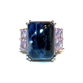 A BEAUTIFUL VINTAGE LAPIS LAZULI & AMETHYST STATEMENT RING SIZE 7 COSTUME