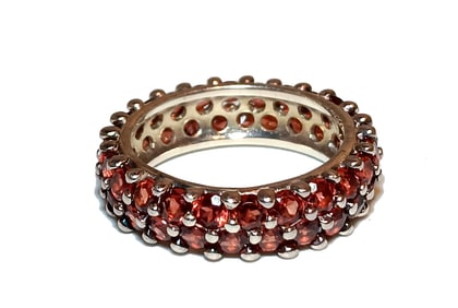 ELEGANT VINTAGE STERLING SILVER RING GARNET ETERNITY BAND SIZE 9  UNSIGNED 6 GRAMS