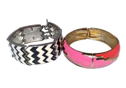 A BEAUTIFUL VINTAGE LOT OF 2 ENAMELED BRACELETS