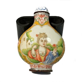 FINE CHINESE SNUFF BOTTLE EUROPEAN SUBJECT ENAMEL ON COPPER QIANLONG MARK