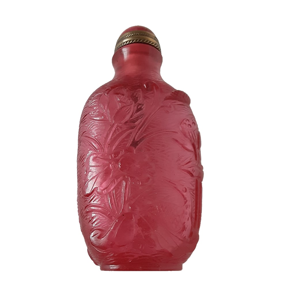 A FINE CHINESE CARVED RUBY GLASS SNUFF BOTTLE PHOENIX (1 of 6)