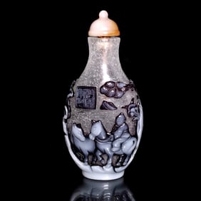 FINE ANTIQUE CHINESE PEKING GLASS SNUFF BOTTLE 18TH C QIANLONG SEAL