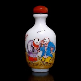 A BEAUTIFUL CHINESE ENAMEL PEKING GLASS SNUFF BOTTLE CHILDREN QIANLONG MARK