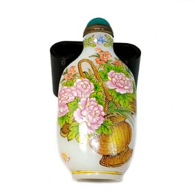 FINE ENAMELED CHINESE SNUFF BOTTLE  PEKING GLASS LOTUS PEONIES QIANLONG MARK