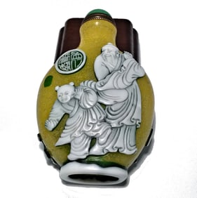 FINE CHINESE PEKING GLASS SNUFF BOTTLE QIANLONG SEAL SIGNED