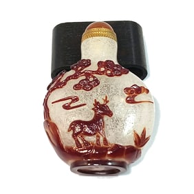 FINE ANTIQUE CHINESE PEKING GLASS SNUFF BOTTLE PINE STORK DEER