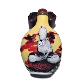 FINE CHINESE PEKING GLASS SNUFF BOTTLE BUDDHA QUANYIN QIANLONG SEAL