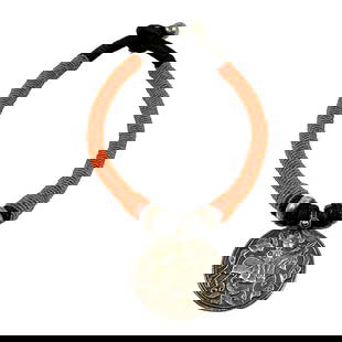 A UNIQUE VINTAGE NECKLACE BEADED STERLING MEDALLION 17": THE STUNNING NECKLACE IS BEADED BEAUTIFULLY AND FEATURES A FABULOUS LARGE STERLING SILVER MEDALLION WITH A MEDIEVAL MOTIF 2" DIAMETER. THE NECKLACE IS 60 GRAMS AND 17" WEARABLE LENGTH. WE PROVIDE FREE