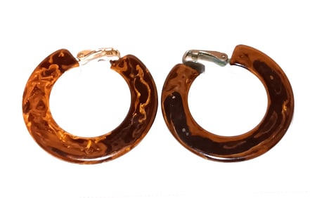 BEAUTIFUL VINTAGE MARBLE BROWN BAKELITE HOOP CLIP-ON EARRINGS 1.5" D