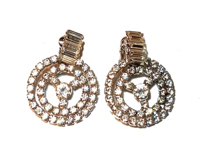 VINTAGE SIGNED KRAMER OF NEW YORK RHINESTONE CIRCLE DROP EARRINGS 1950S GLAMOUR