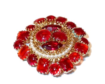 VINTAGE RUBY RED GLASS & FAUX PEARL FLORAL BROOCH 2.2" GOLD-TONE LAYERED DESIGN