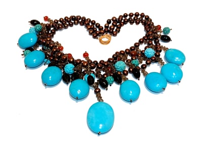 EXCEPTIONAL VINTAGE THREE-STRAND NECKLACE WITH NATURAL TURQUOISE CARNELIAN PEARLS & 14/20 CLASP