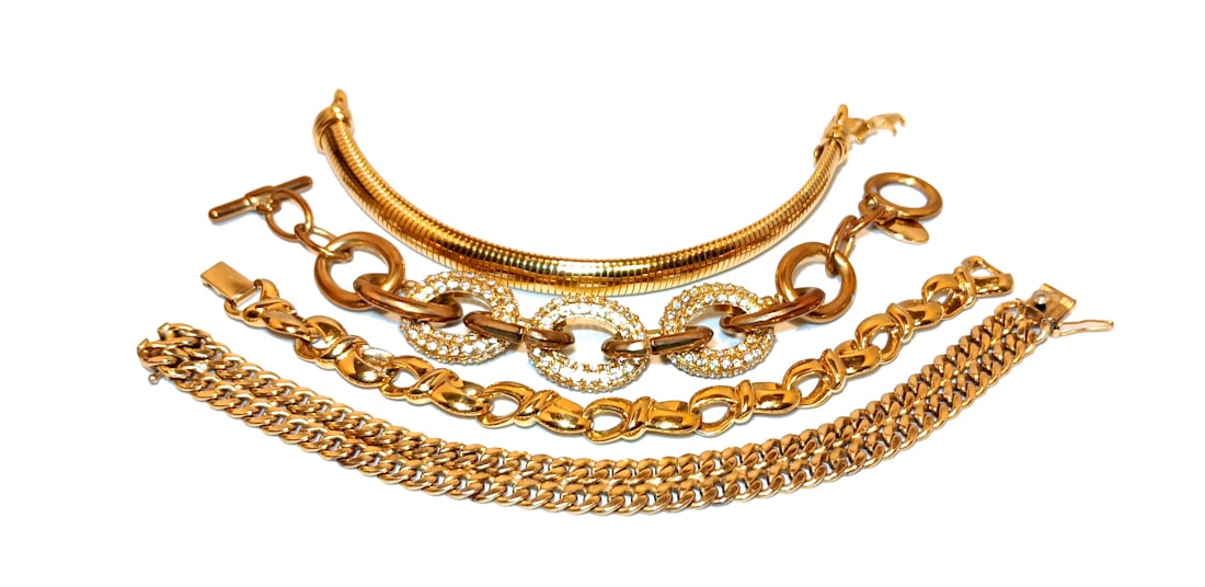 SET OF 4  SIGNED VINTAGE GOLD-TONE BRACELETS KREMENTZ MONET NAPIER  & NICOLE (1 of 2)