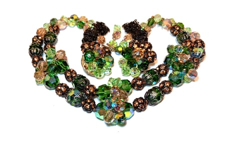 VINTAGE 1950S AUSTRIAN STYLE GREEN & AMBER CRYSTAL NECKLACE & EARRINGS SET