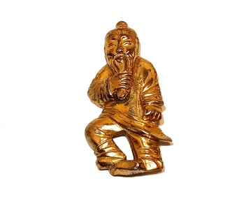 VINTAGE GOLD-TONE CHINESE WISE MAN BROOCH SIGNED WITH CHARACTERS