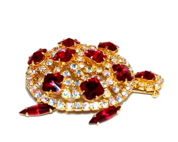 VINTAGE 1950S TURTLE BROOCH WITH RUBY RED AND AB RHINESTONES DESIGNER STYLE