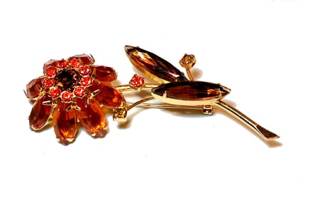 FINE VINTAGE FLOWER BROOCH  3" LONG PRONG SET