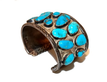 VINTAGE LARGE  NAVAJO STERLING CUFF BRACELET WITH TUQUOISE NUGGETS  127 GR   2.4" INNER DIAMETER