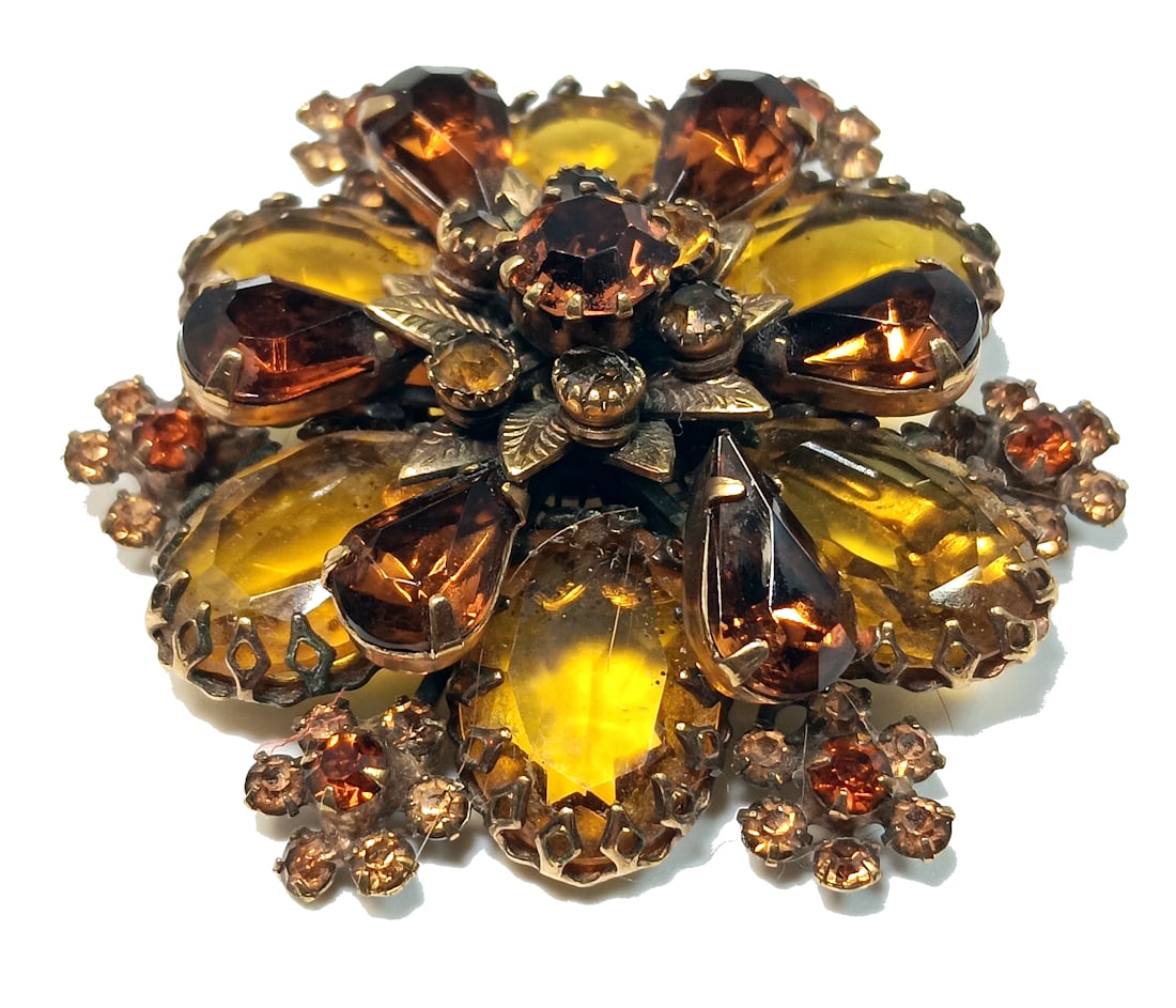 VINTAGE AUSTRIAN AMBER & TOPAZ GLASS RHINESTONE LAYERED FLORAL BROOCH 2.25"D (1 of 3)