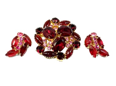 VINTAGE RED  PINK VINTAGE RHINESTONE BROOCH EARRINGS JULIANA D&E