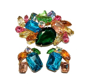 VINTAGE BROOCH EARRINGS RHINESTONE SET MULTI COLOR LARGE STONES