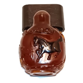 A BEAUTIFUL  CHINESE AGATE SNUFF BOTTLE HORSES