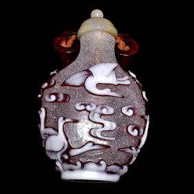 FINE ANTIQUE CHINESE PEKING GLASS SNUFF BOTTLE 18/19TH C STORKS CLOUDS