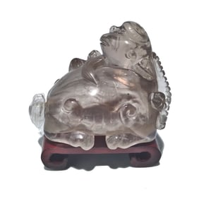 FABULOUS CHINESE CARVED ROCK CRYSTAL SNUFF BOTTLE MYTHICAL BEAST