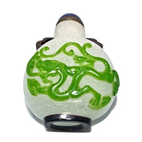 BEAUTIFUL CHINESE PEKING GLASS SNUFF BOTTLE 3 COLORS DRAGON BAT PEACHES
