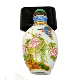 FINE CHINESE ENAMELED SNUFF BOTTLE PEKING GLASS BIRDS PEONIES QIANLONG MARK