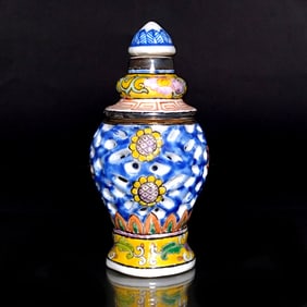FABULOUS CHINESE ROTATIVE PORCELAIN SNUFF BOTTLE BOYS YONGZHENG MARK