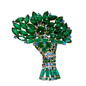 FABULOUS LARGE VINTAGE FIGURAL TREE BROOCH WITH EMERALD-GREEN & BLUE GLASS CRYSTALS