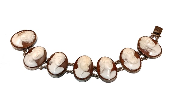 FINE ANTIQUE 800 SILVER SHELL CAMEO BRACELET SEVEN CLASSICAL PORTRAITS