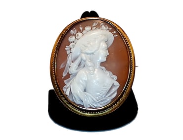 EXCEPTIONAL ANTIQUE MASTER-CARVED SHELL CAMEO BROOCH IN 9K GOLD SIGNED 19TH CENTURY