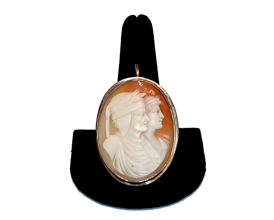 ANTIQUE 14K GOLD CARVED SHELL CAMEO BROOCH / PENDANT DEPICTING DANTE & BEATRICE