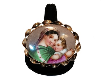 ANTIQUE HAND-PAINTED PORCELAIN BROOCH MADONNA  AND CHILD  C. 1860-1890