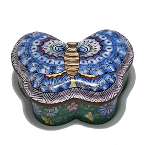 VINTAGE CHINESE CLOISONNE ENAMEL BUTTERFLY SHAPED BOX