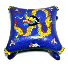 VINTAGE CHINESE CLOISONNE ENAMEL BOX WITH DRAGON MOTIF