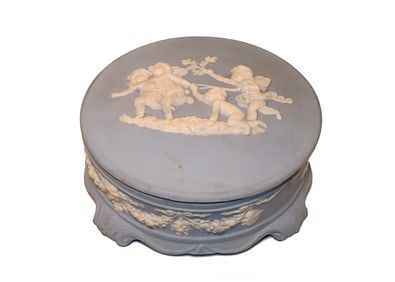 1962 PALE BLUE JASPERWARE STYLE CHERUB KEEPSAKE / JEWELRY BOX INSCRIBED DEDICATION