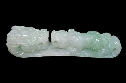 FINE  JADEITE BELT BUCKLE  STATUE