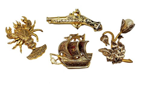 4 VINTAGE SPANISH DAMASCENE BROOCHES