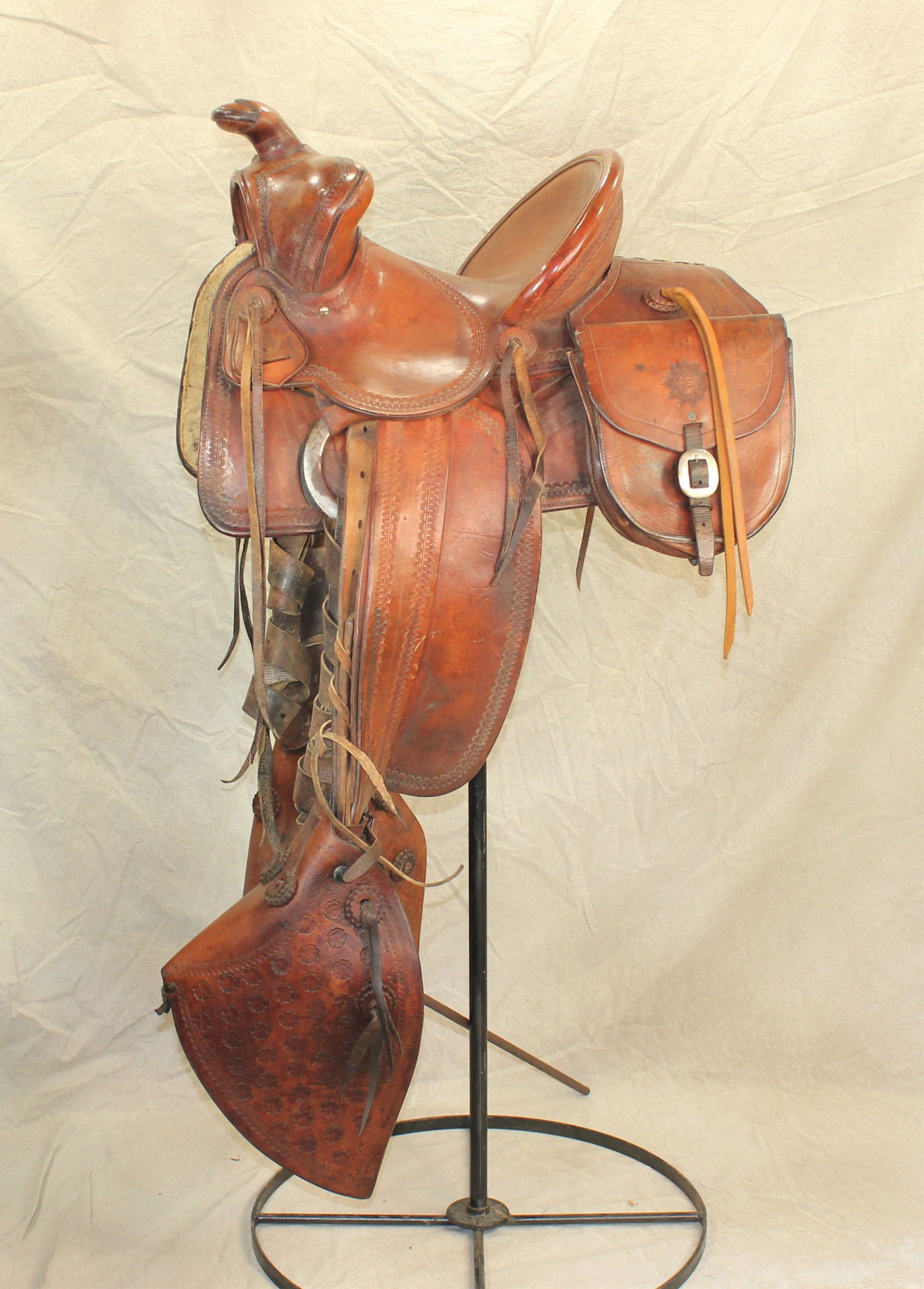 Victor Ario Saddle (1 of 2)