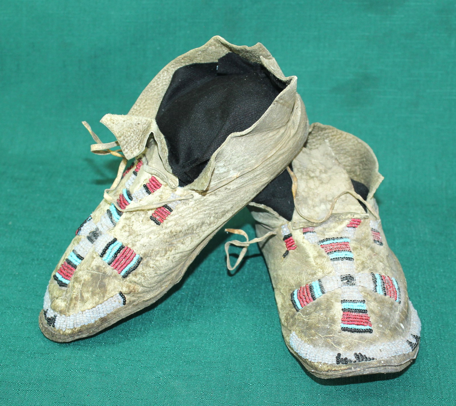 Northern Plains Moccasins (1 of 3)