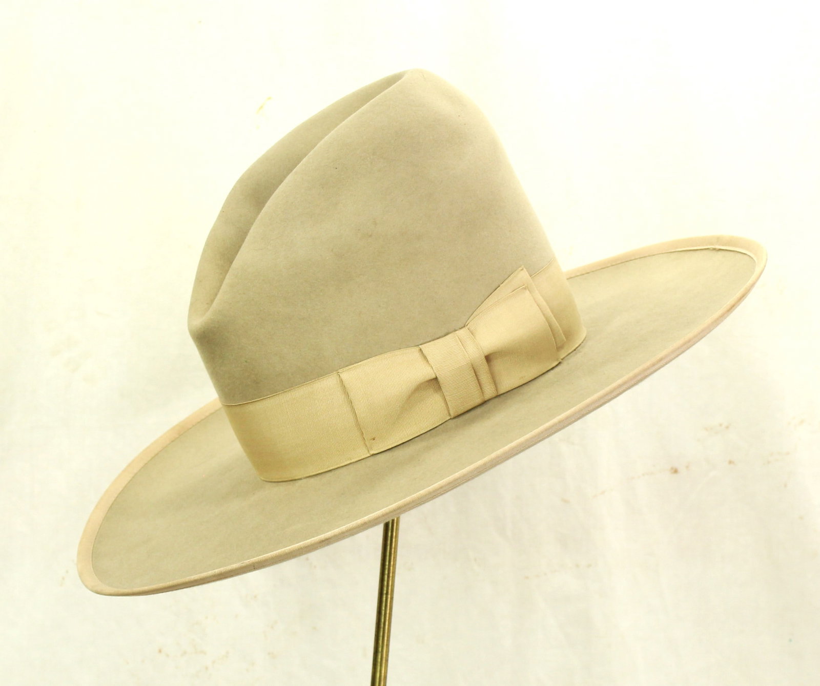 Early Hamley Saddlery Cowboy Hat (1 of 3)