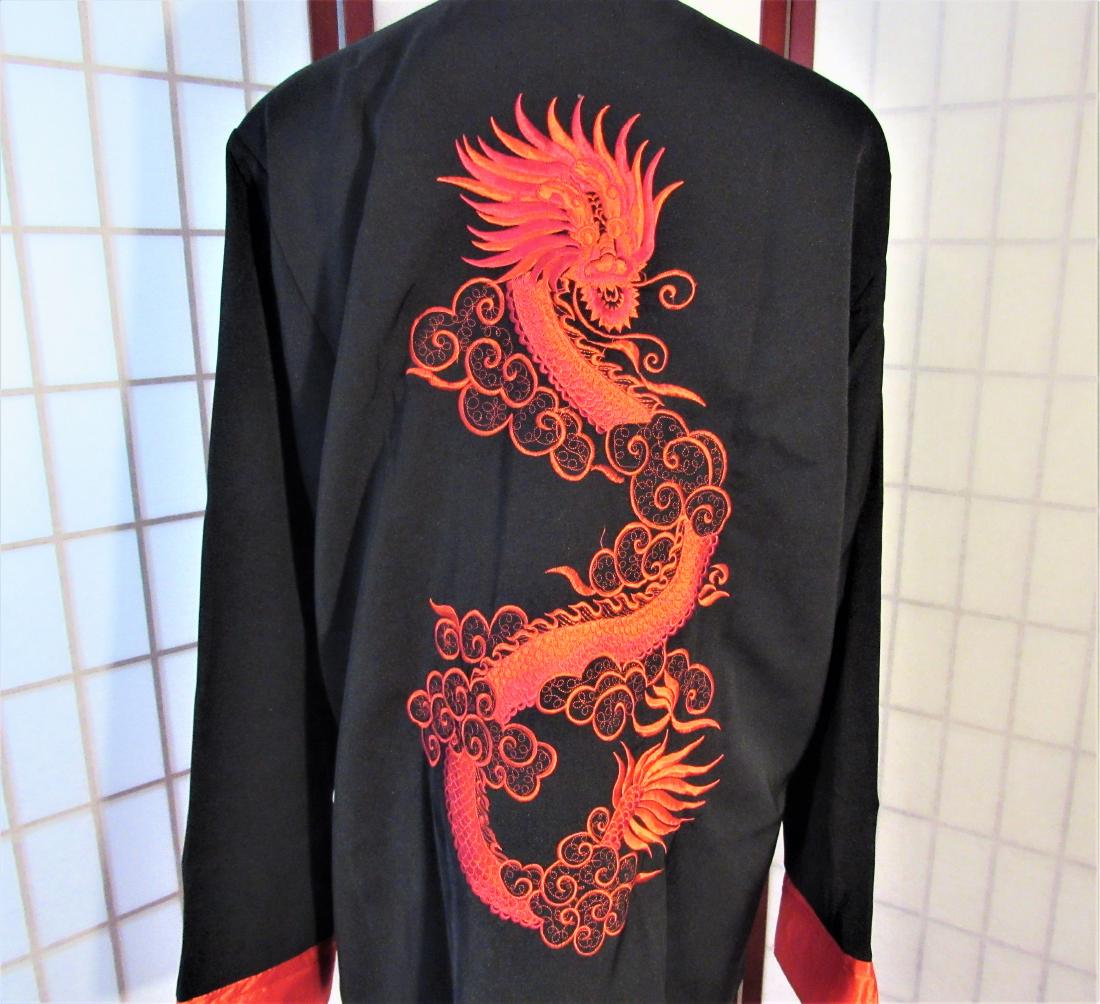 Embroidered silk dragon jacket sz XL (1 of 7)