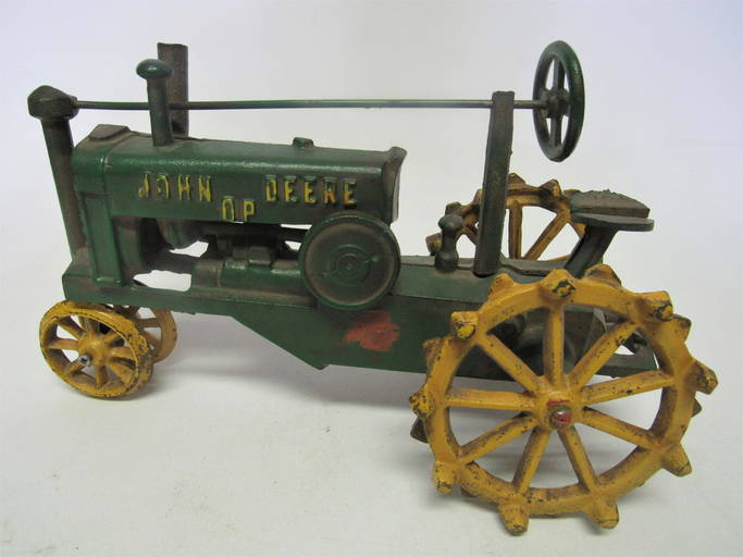 Antique Cast Iron John Deere Toy Tractor
