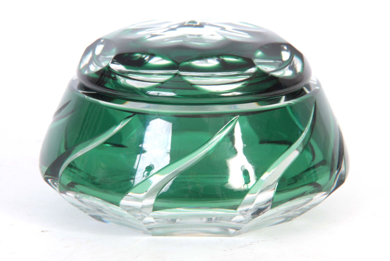 A VAL ST.  LAMBERT GREEN OVERLAY CUT GLASS POWDER (1 of 1)